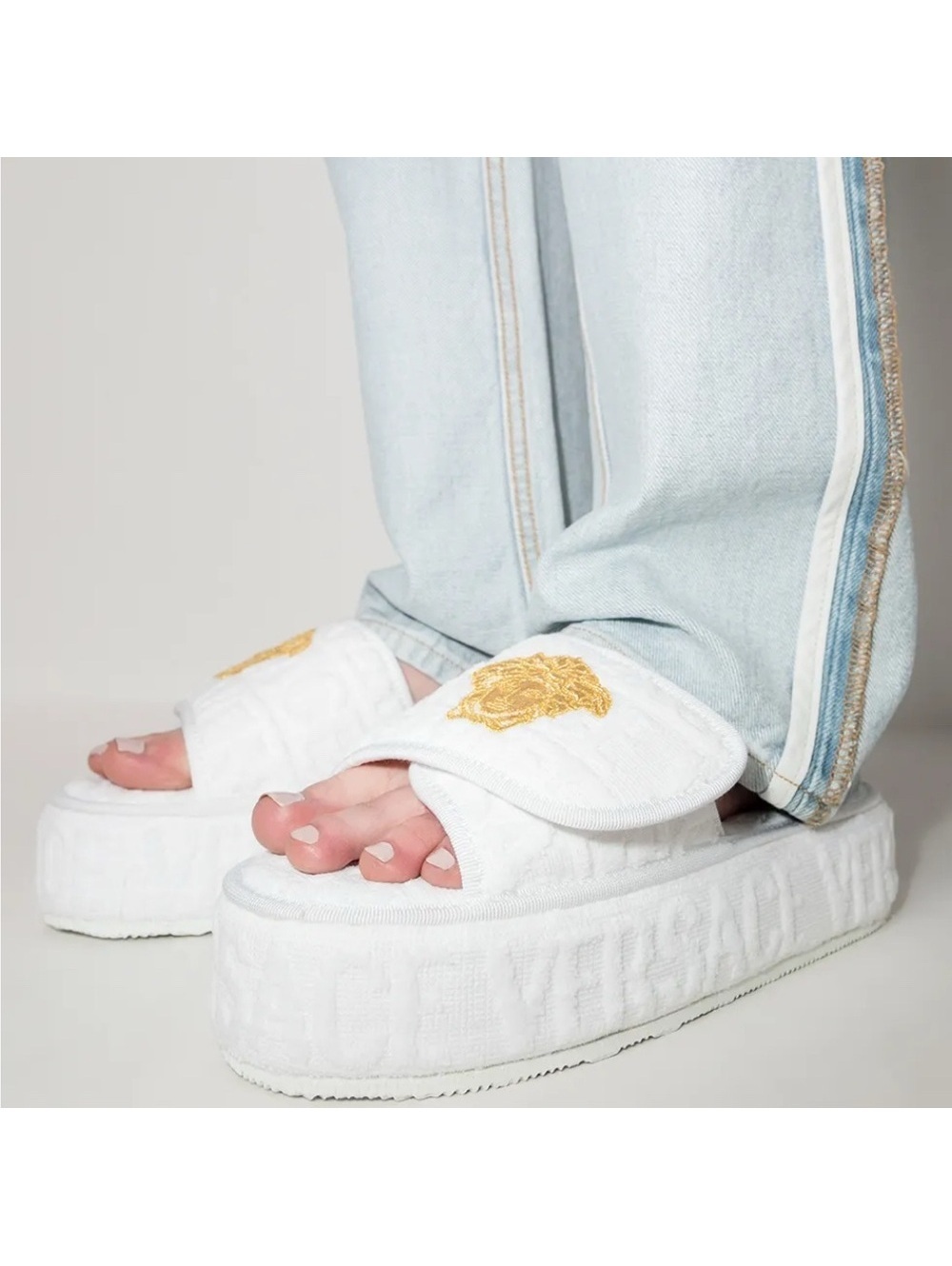 Versace Medusa Head Platform Slippers in White/Gold Size 45 New w/Tag $475